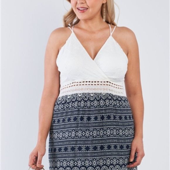 ASOS x TRAC Surplice V Neck Crochet Trim Strappy Back Maxi Dress - Picture 4 of 6